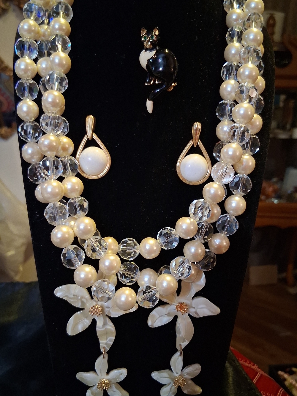 Stunning vintage mid-century custom costume jewelry ensemble.